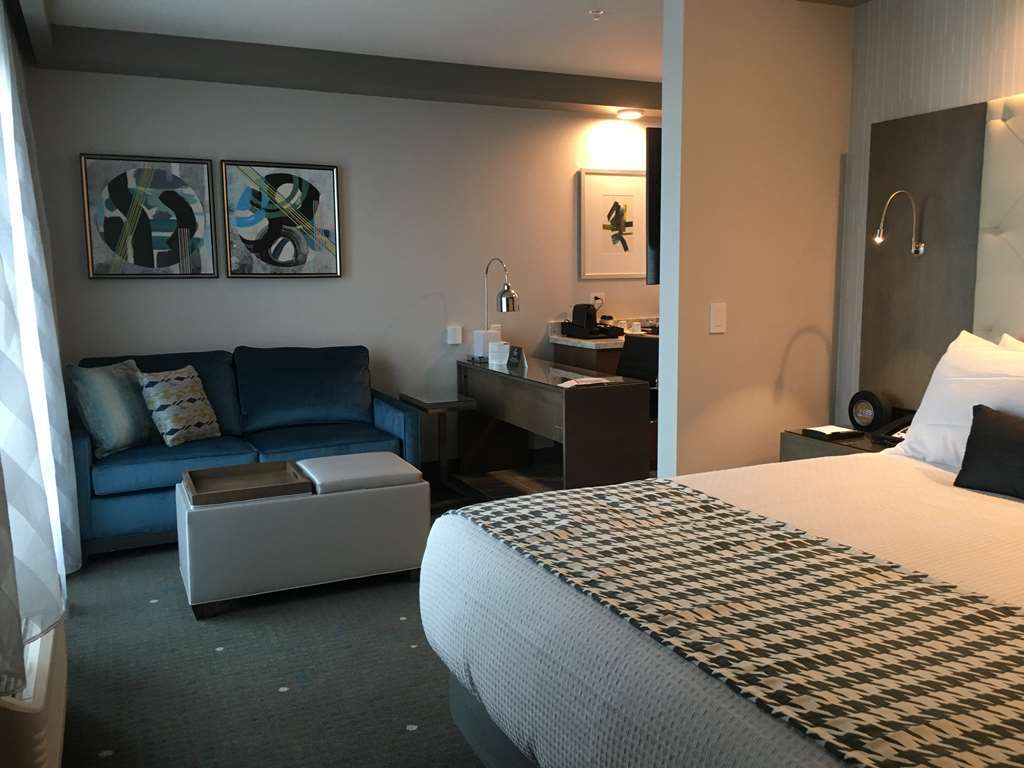 Best Western Premier Hotel At Fisher'S Landing Vancouver Room photo